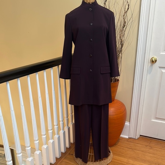 Max Mara Elegant Women's Dark Purple Pantsuit made in Italy - Picture 1 of 13